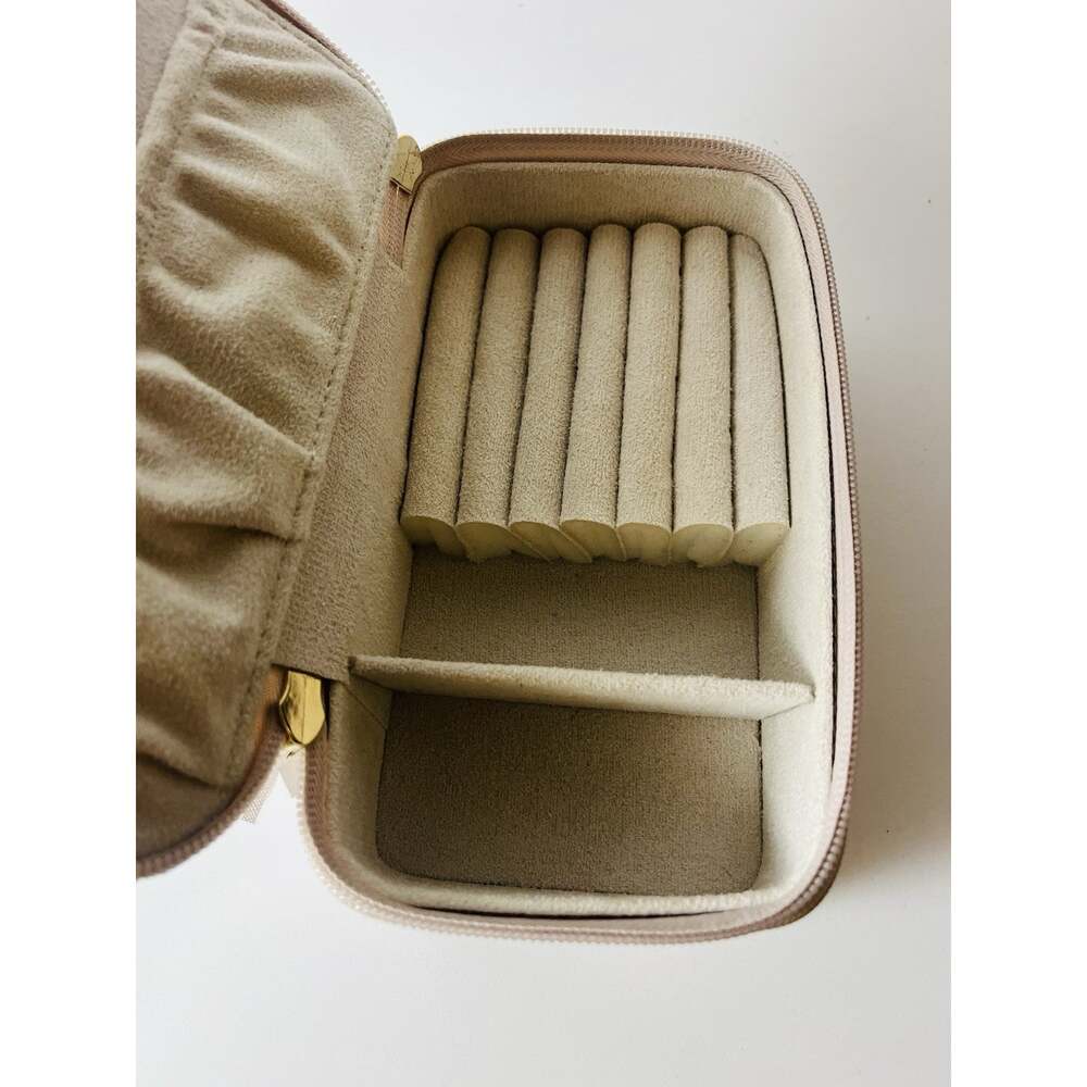 Travel Jewelry Organizer Case Beige Faux Leather Zippered Storage Box - Picture 3 of 11